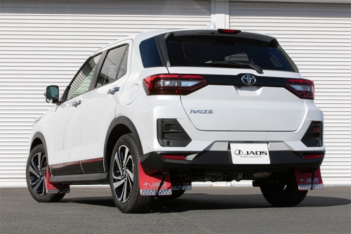 画像の車両は「ボディサイドモールディング」付車